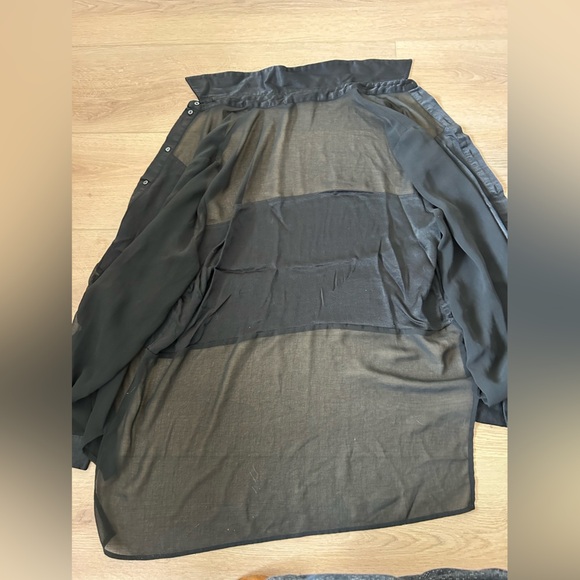 Zara Women’s Black sheer button down blouse Size Medium - Picture 6 of 6